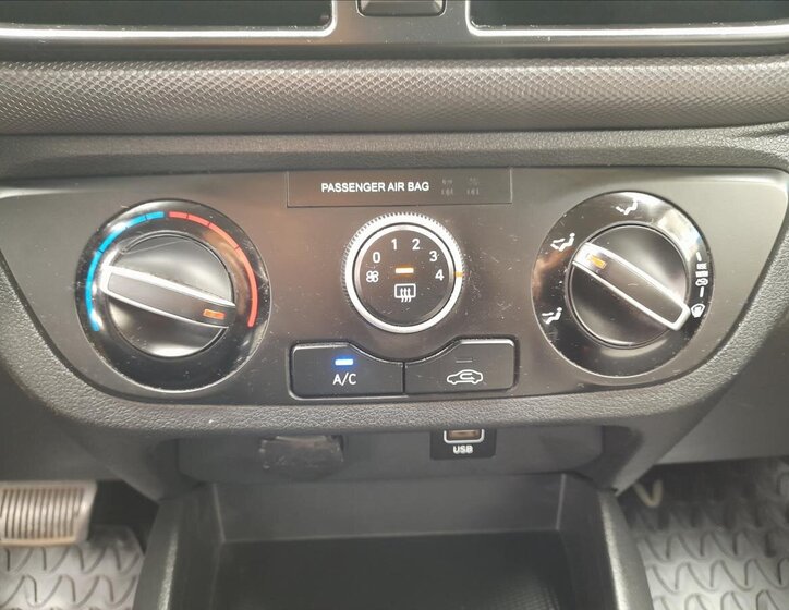 Hyundai i10 Hatchback 998,0 49 kw