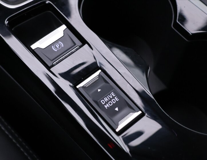 Peugeot 208 Hatchback 1,2 l 74 kw