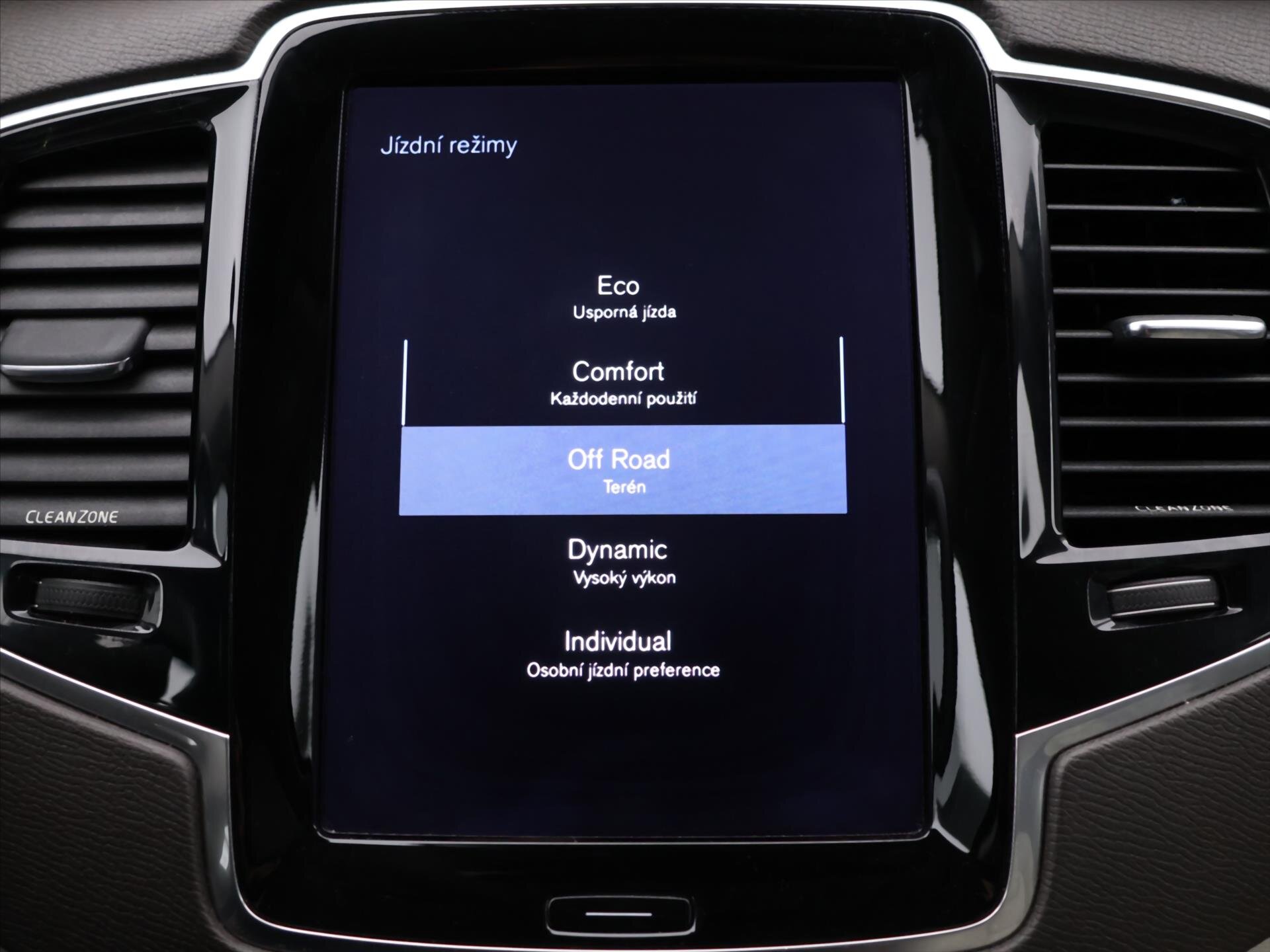 Volvo XC90 SUV / Terénní 2,0 l 165 kw