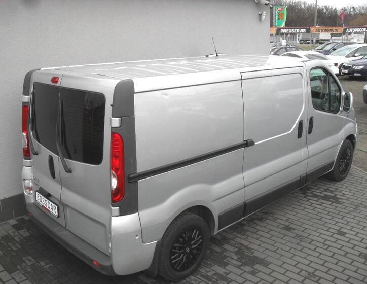 Opel Vivaro 6