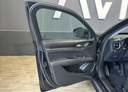 Alfa Romeo Stelvio 12