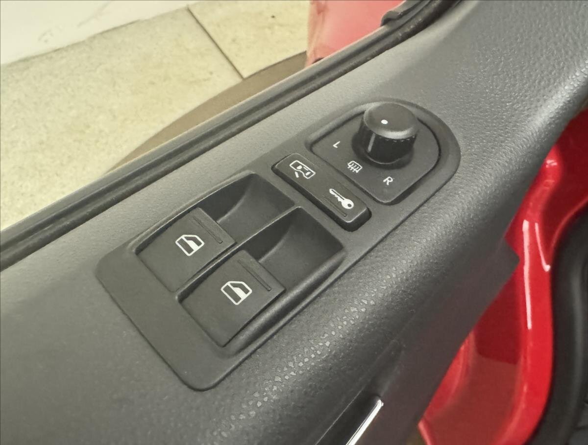 Volkswagen Caravelle Kombi 1,9 l 75 kw