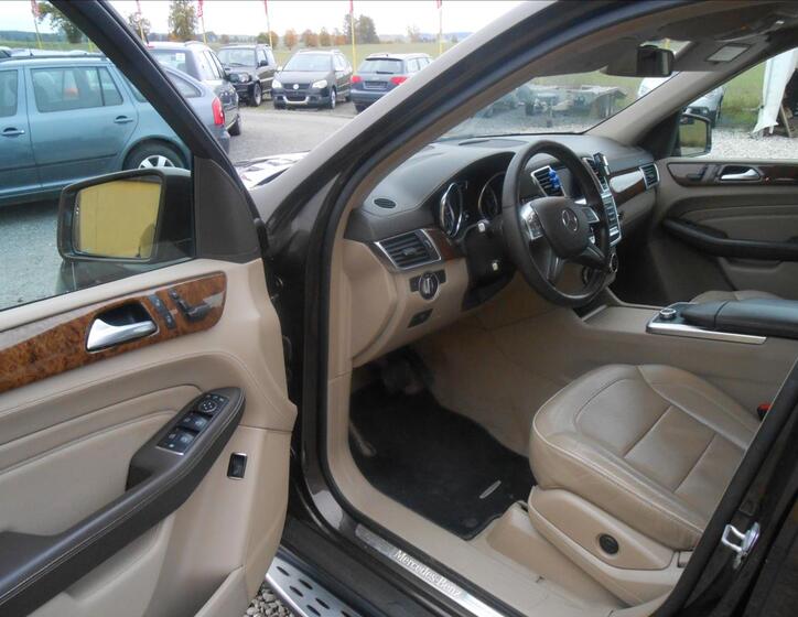 Mercedes-Benz Třídy M 11