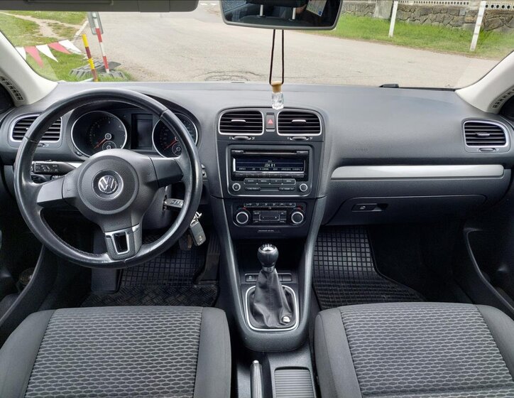 Volkswagen Golf Kombi 1,6 l 77 kw