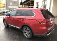 Mitsubishi Outlander 6