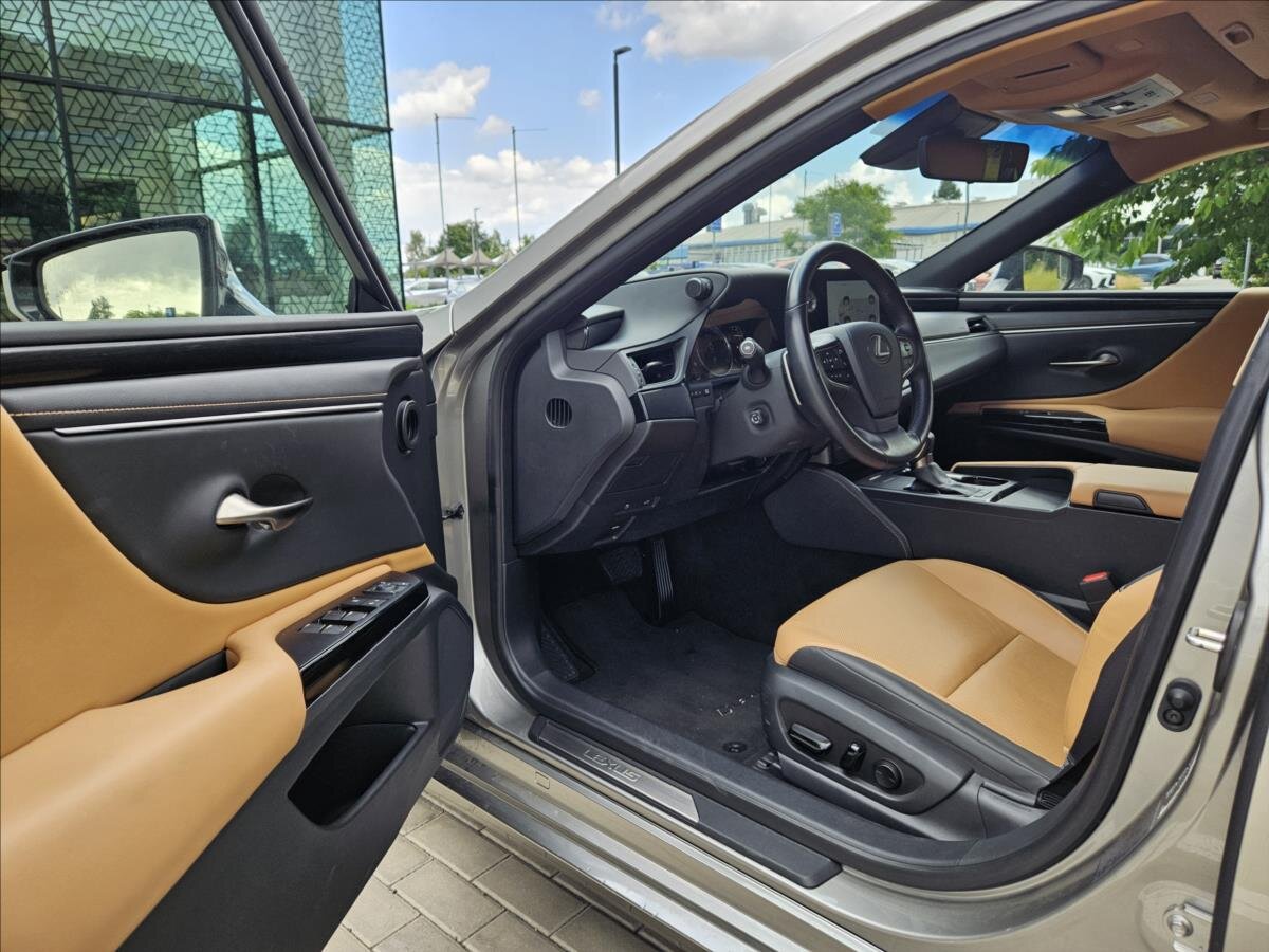 Lexus ES 300h Sedan 2,5 l 160 kw