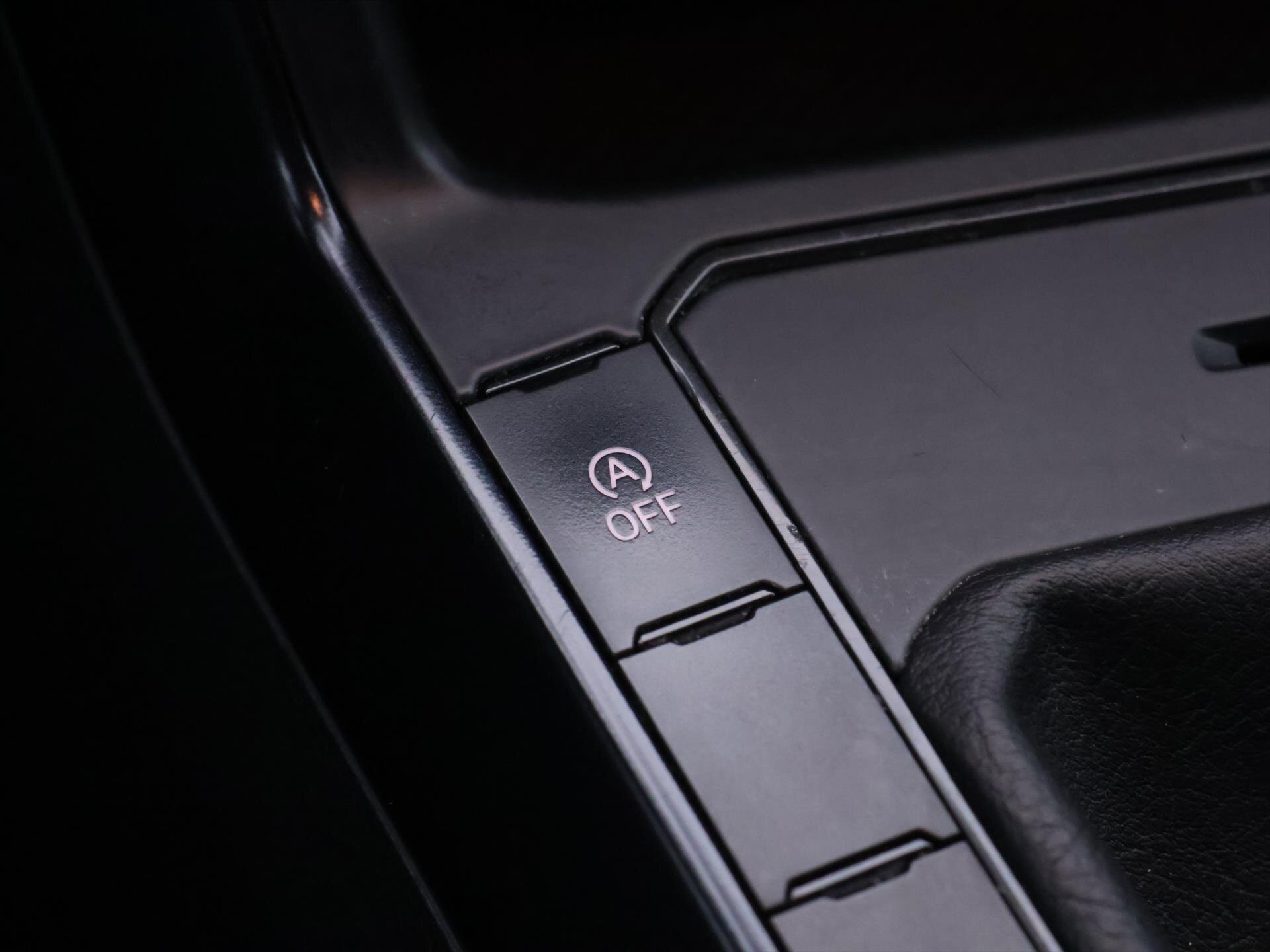 Volkswagen Polo Hatchback 999,0 48 kw