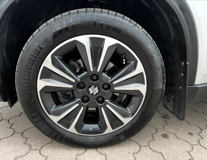Suzuki Vitara 15