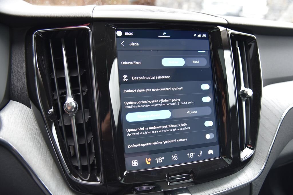 Volvo XC60 SUV / Terénní 2,0 l 186 kw