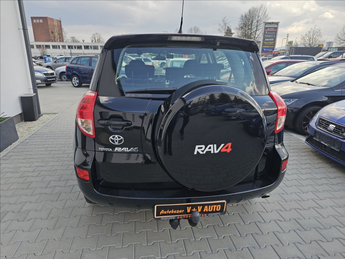 Toyota RAV4 Kombi 2,2 l 100 kw