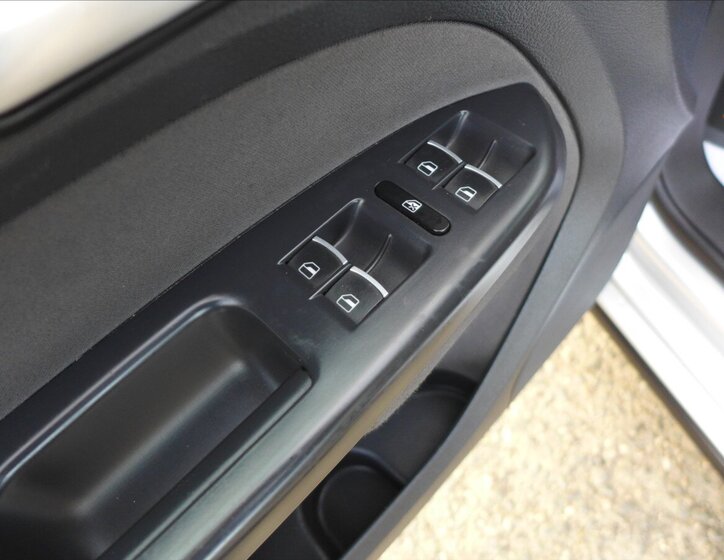 Volkswagen Touran Kombi 1,6 l 77 kw