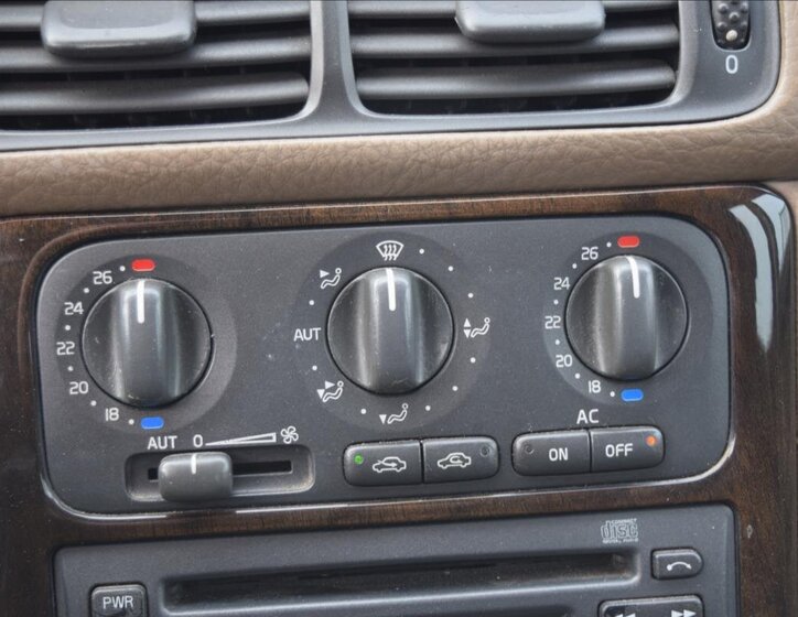 Volvo V70 Kombi 2,5 l 103 kw