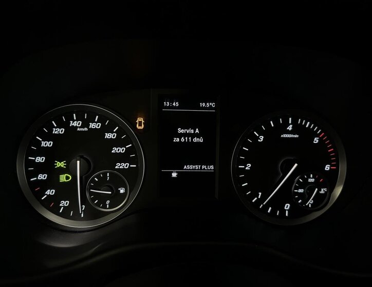 Mercedes-Benz Vito 21