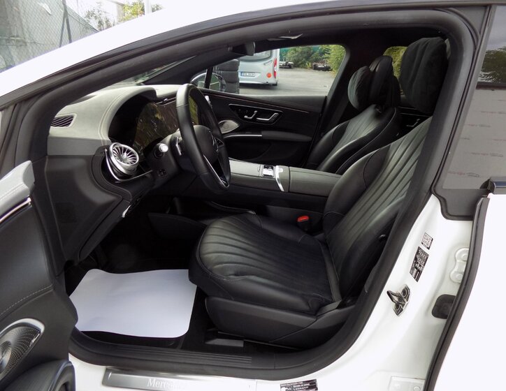 Mercedes-Benz EQS 13