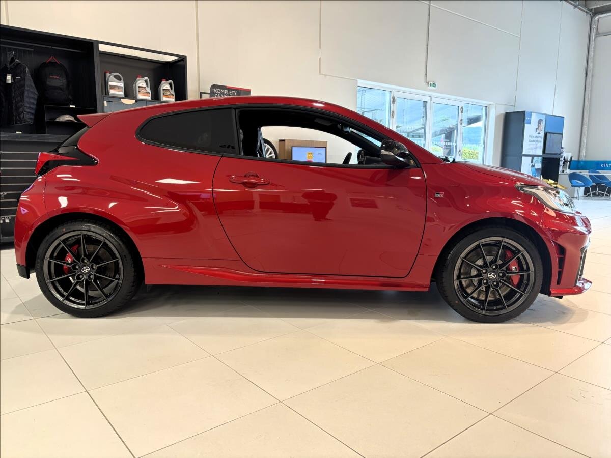 Toyota Yaris Hatchback 1,6 l 206 kw