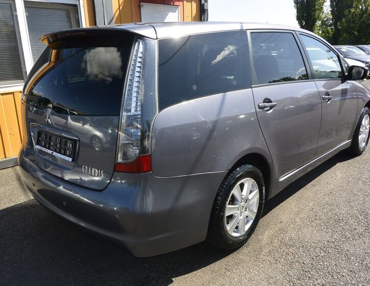 Mitsubishi Grandis 5