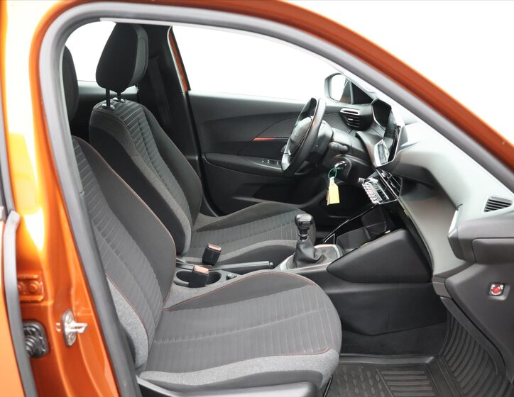 Peugeot 2008 SUV / Terénní 1,2 l 74 kw