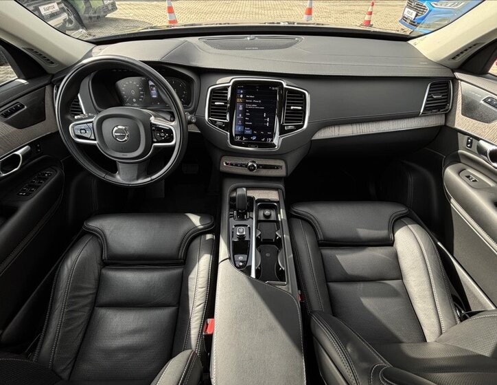 Volvo XC90 SUV 2,0 l 173 kw