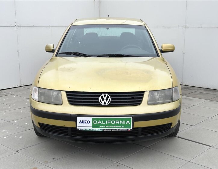 Volkswagen Passat Sedan / Limuzína 1,9 l 81 kw