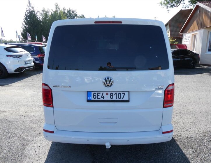 Volkswagen Multivan 8