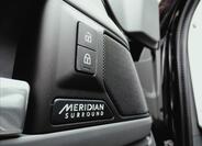 Land Rover Defender 11