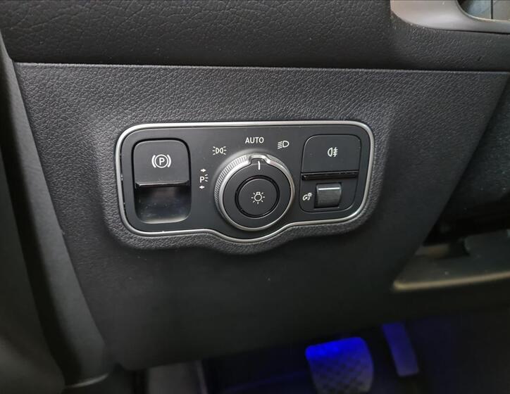 Mercedes-Benz EQB 11