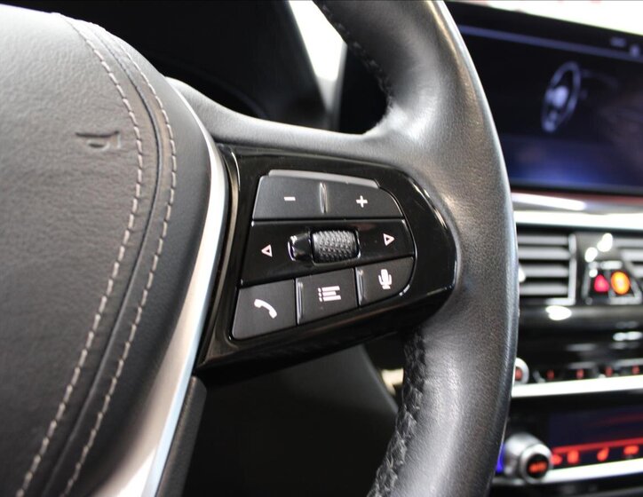 BMW Řada 5 Sedan / Limuzína 3,0 l 245 kw