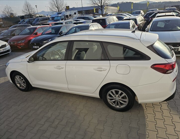 Hyundai i30 Kombi 1,6 l 81 kw