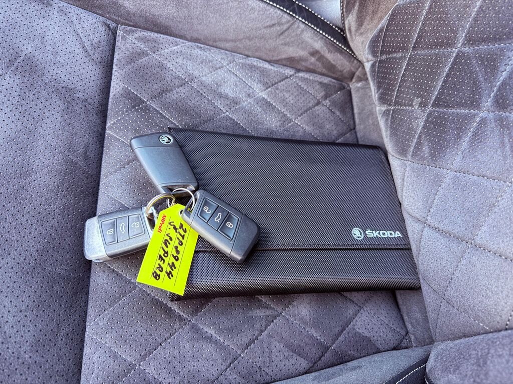 Škoda Superb Sedan / Limuzína 2,0 l 140 kw