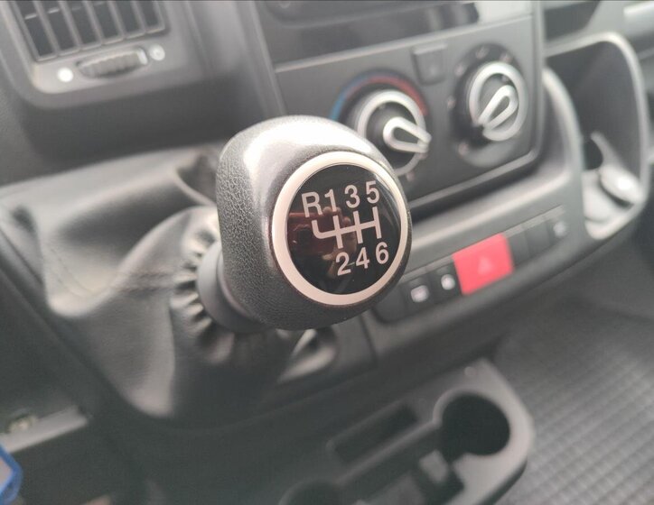 Opel Movano Skříň 2,2 l 121 kw