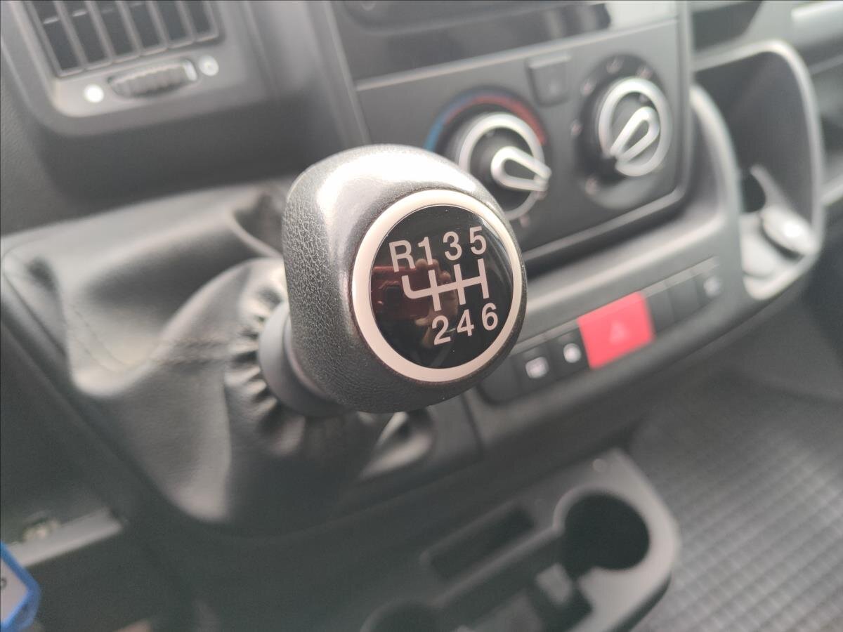 Opel Movano Skříň 2,2 l 121 kw