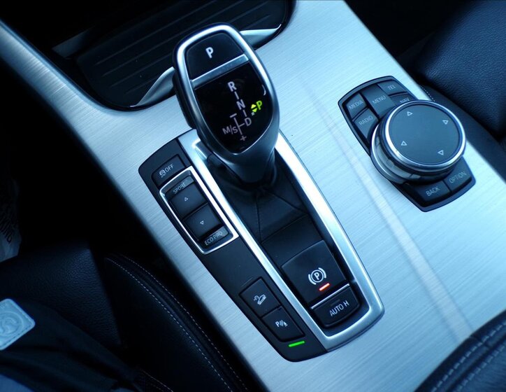 BMW X4 Sedan / Limuzína 3,0 l 190 kw