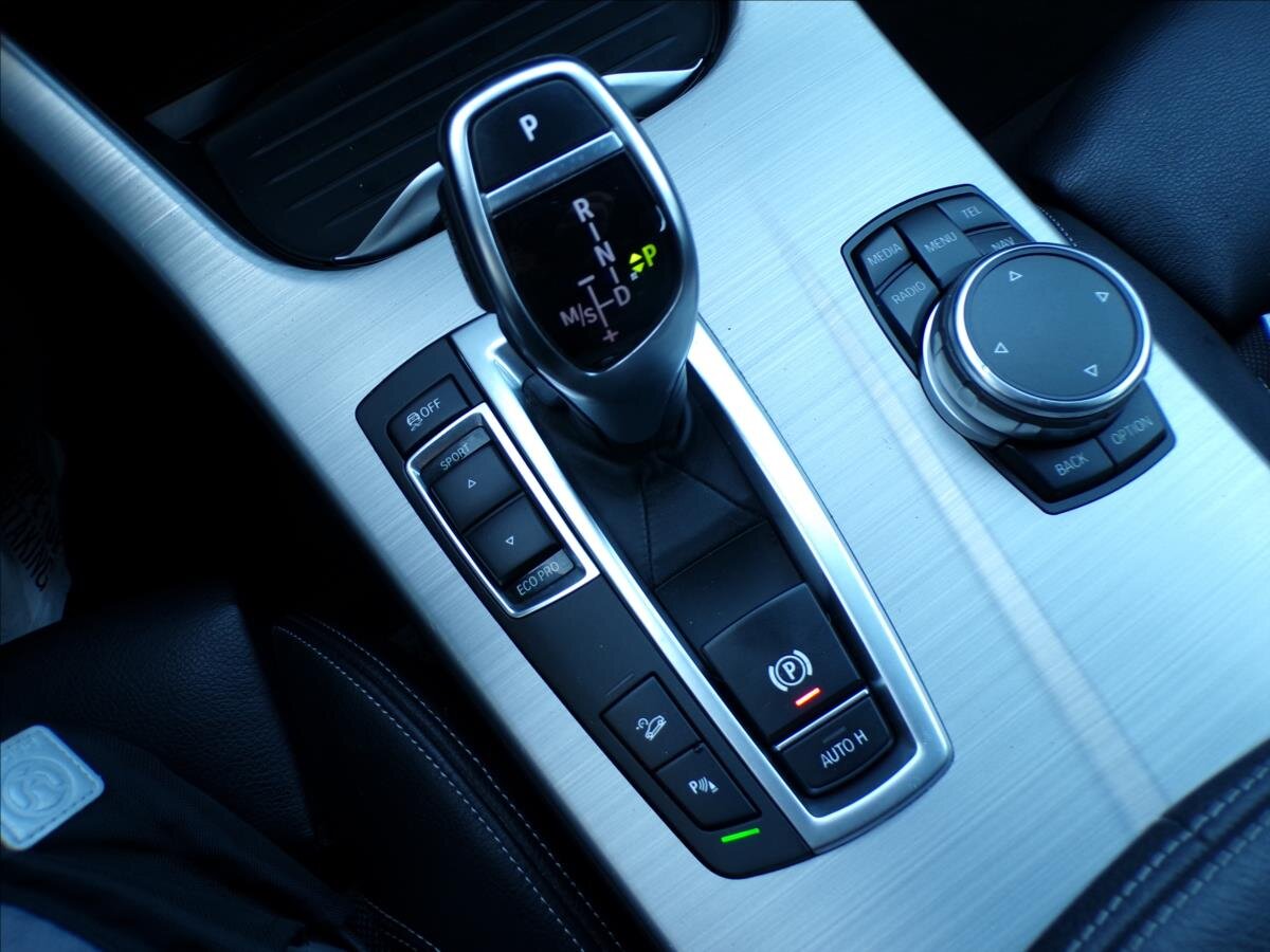 BMW X4 Sedan / Limuzína 3,0 l 190 kw