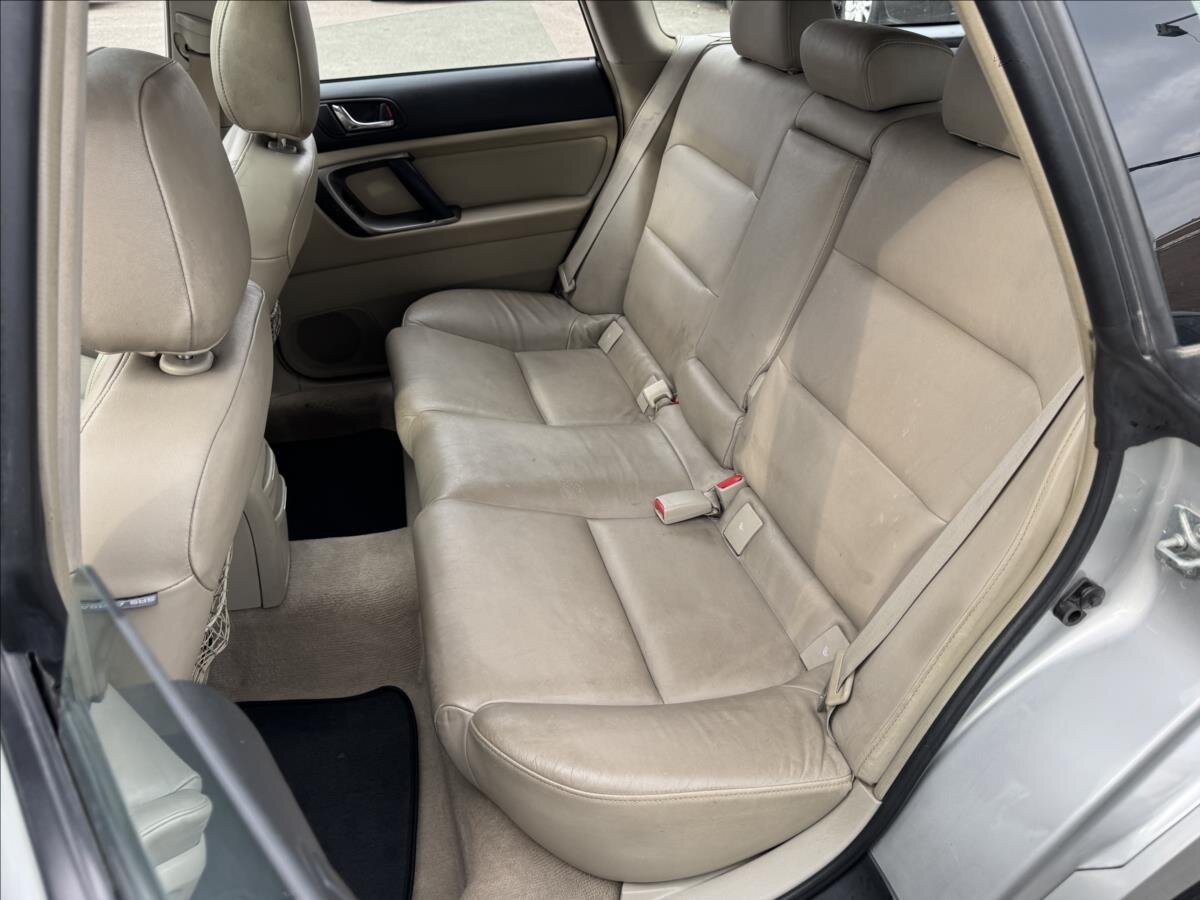 Subaru Legacy Kombi 3,0 l 180 kw