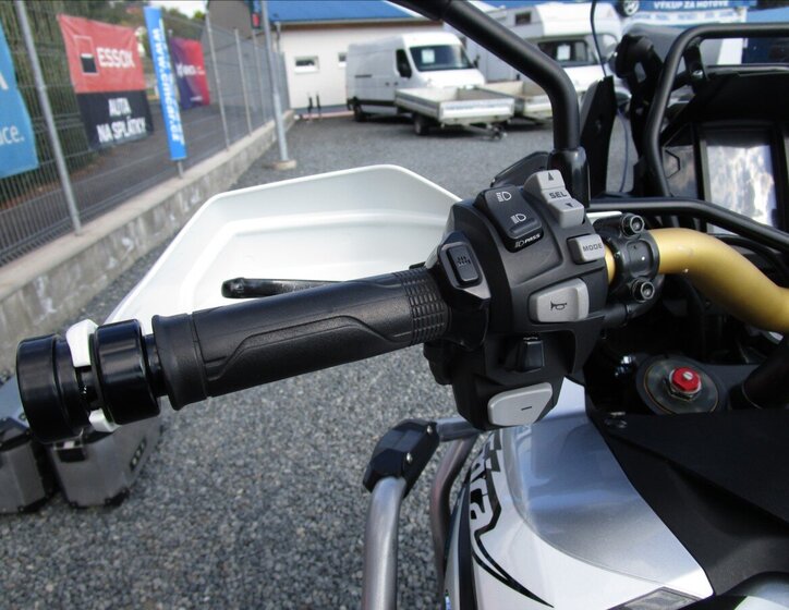 Honda Ostatní Ostatní 998,0 70 kw