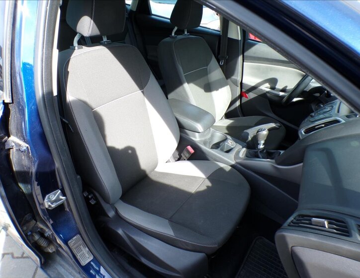 Ford Focus Kombi 998,0 92 kw