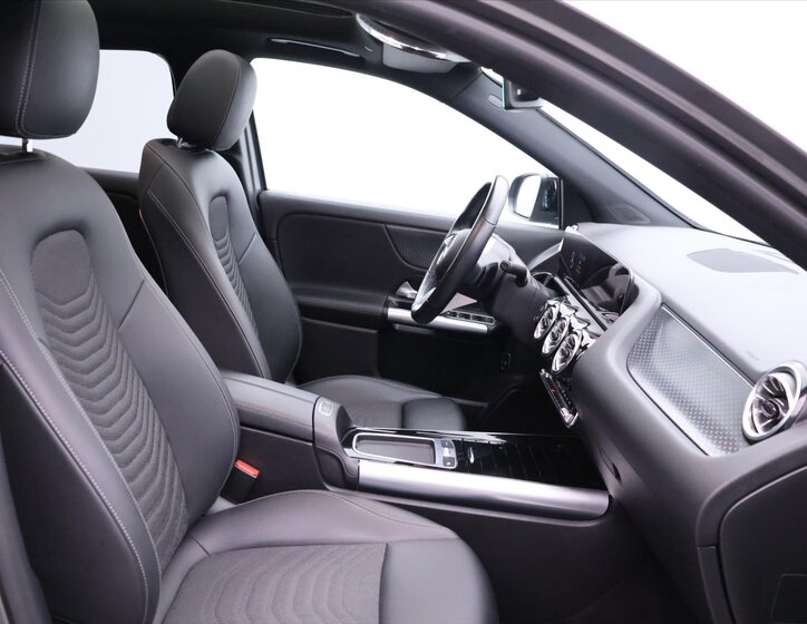 Mercedes-Benz GLA SUV / Terénní 2,0 l 165 kw