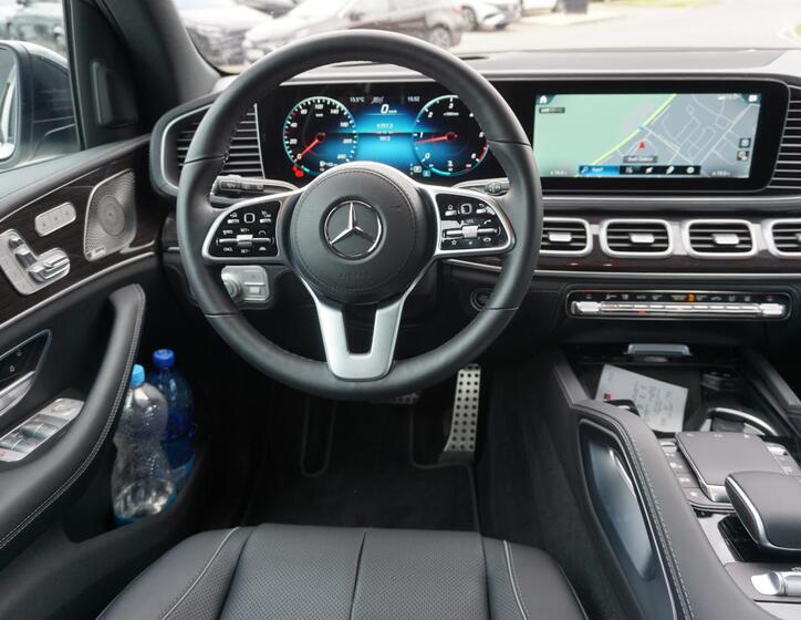 Mercedes-Benz GLS 10