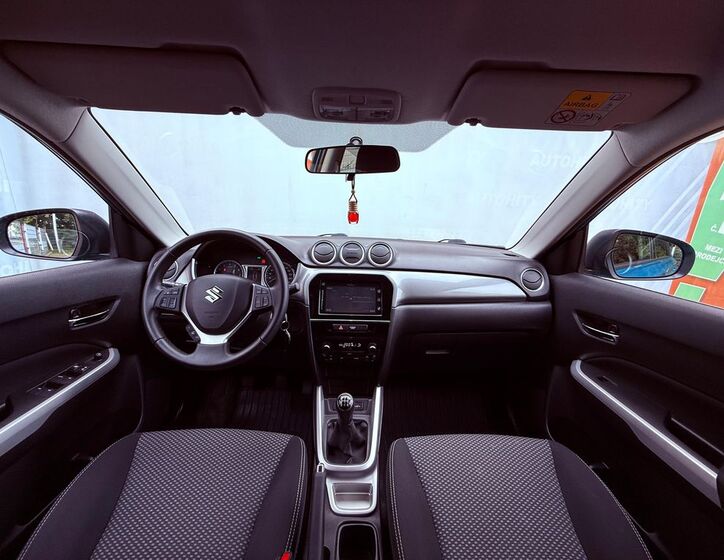 Suzuki Vitara 15