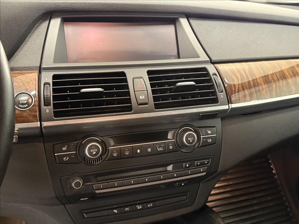 BMW X6 SUV 3,0 l 225 kw