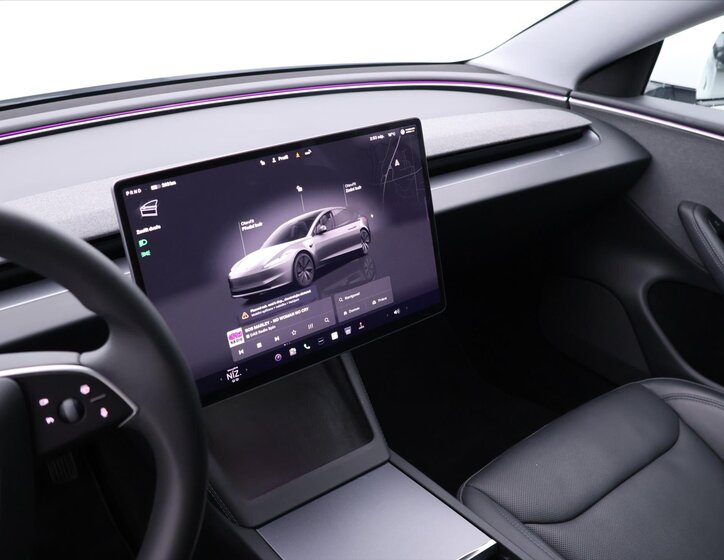 Tesla Model 3 Sedan / Limuzína 0,0 208 kw