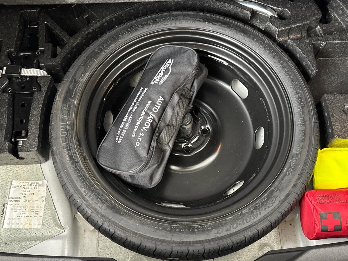 Volkswagen T-Roc SUV / Terénní 2,0 l 221 kw