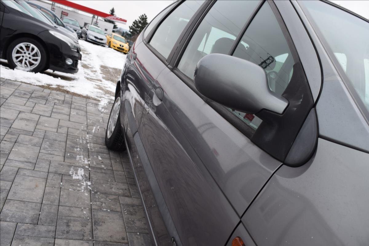 Renault Scénic Kombi 1,9 l 72 kw