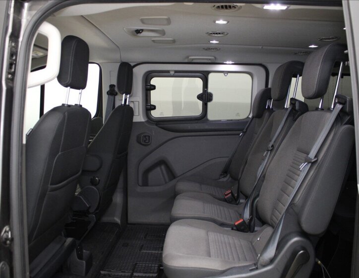 Ford Tourneo Custom MPV 2,0 l 136 kw