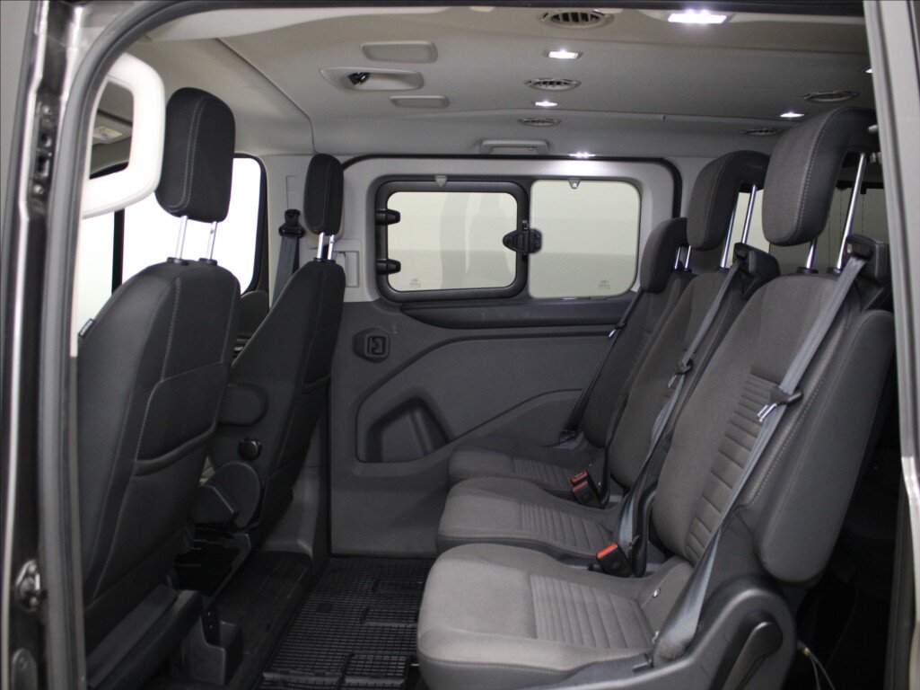 Ford Tourneo Custom MPV 2,0 l 136 kw