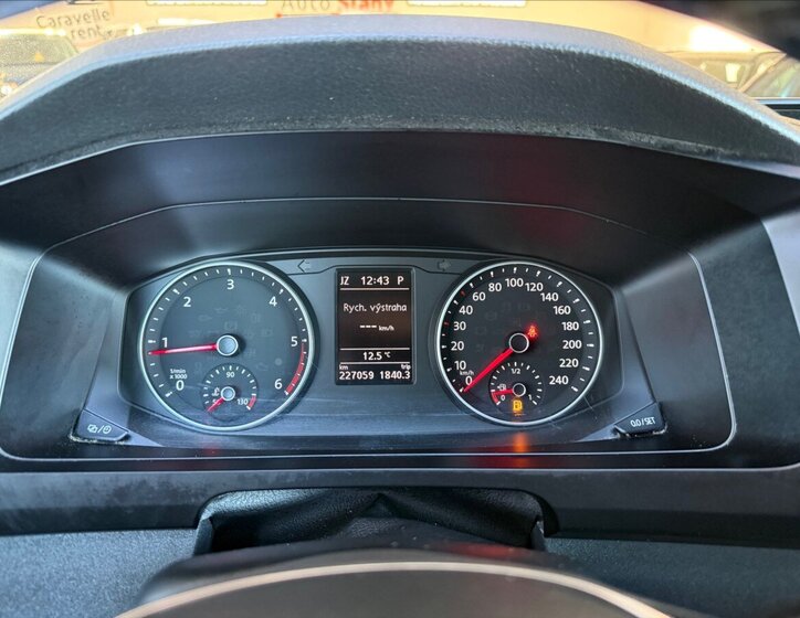 Volkswagen Caravelle 18