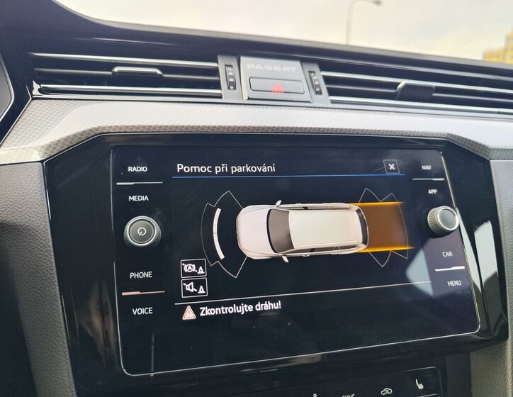 Volkswagen Passat 25