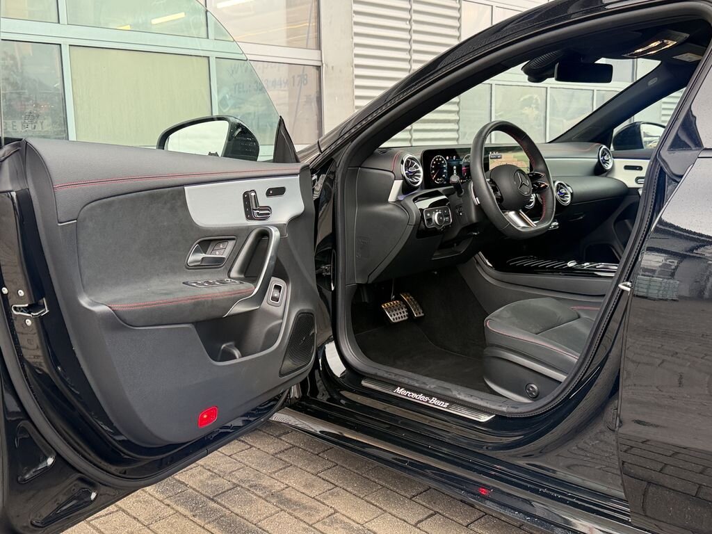 Mercedes-Benz CLA Sedan / Limuzína 2,0 l 110 kw