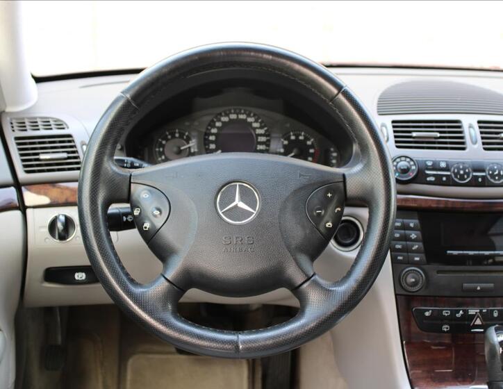 Mercedes-Benz Třídy E 16