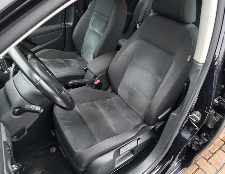 Volkswagen Golf Hatchback 1,6 l 77 kw